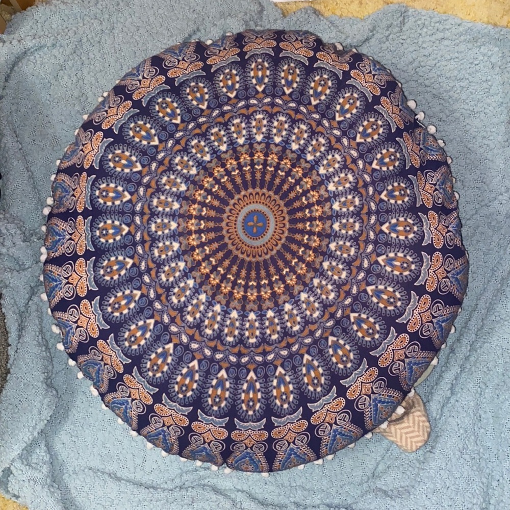 Pillow seat
